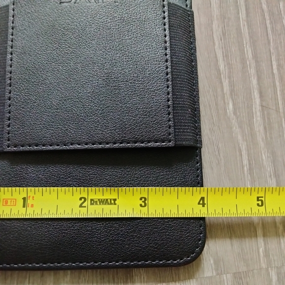Trackable wallet/passport holder - Picture 8 of 12